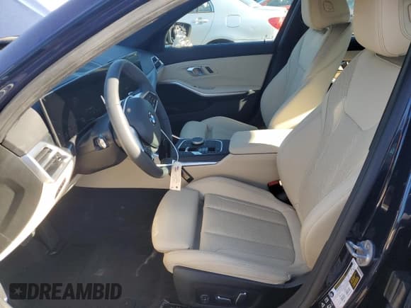 ✅ 2025 BMW 3 Series 330i xDrive • VIN: 3MW89CW00S8E95257 • Lot: 93047745. Wystawiony na Copart z przebiegiem 1 698 mil. Bezpłatny archiwum sprzedaży aukcyjnych z USA i szczegółowy raport historii pojazdu na DreamBid. Zdjęcie 7.