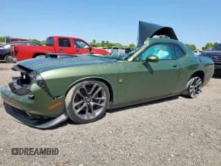 2022 Dodge Challenger R/T Scat Pack с VIN 2C3CDZFJ8NH168644, выставлен на аукционе Copart как лот 68569335 с пробегом 22 024 миль миль и Списание • Salvage title. История ставок и продаж доступна на DreamBid. Изображение 1.