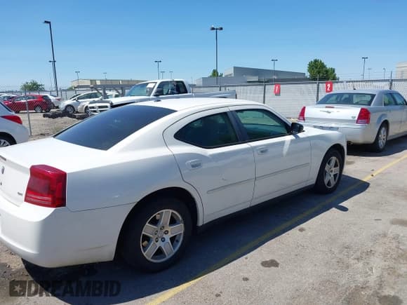 ✅ 2007 Dodge Charger • VIN: 2B3KA43G97H836290 • Лот: 42726249. Опубликован ранее на IAAI с пробегом 146 035 миль. Бесплатный доступ к архиву аукционных продаж из США и подробный отчёт об истории автомобиля на DreamBid. Изображение 4.