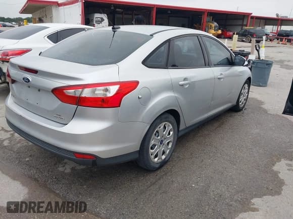 ✅ 2012 Ford Focus SE • VIN: 1FAHP3F25CL422055 • Lot: 42442051. Listed on IAAI with 129,435 mi. Free auction sales archive from the USA and detailed vehicle history report at DreamBid. Image 4.
