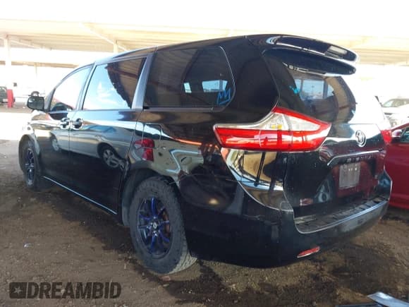 ✅ 2015 Toyota Sienna L • VIN: 5TDZK3DC6FS566662 • Lot: 43230834. Listed on IAAI with 215,151 mi. Free auction sales archive from the USA and detailed vehicle history report at DreamBid. Image 3.