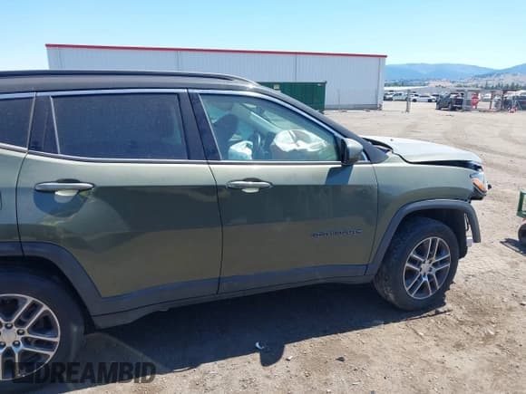 ✅ 2018 Jeep Compass Altitude • VIN: 3C4NJDBB2JT400557 • Лот: 42629821. Опубликован ранее на IAAI с пробегом 127 397 миль. Бесплатный доступ к архиву аукционных продаж из США и подробный отчёт об истории автомобиля на DreamBid. Изображение 14.