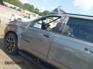 ✅ 2022 Chevrolet Suburban • VIN: 1GNSCEKT2NR124124 • Lot: 42671471. Wystawiony na IAAI z przebiegiem Nie podano. Bezpłatny archiwum sprzedaży aukcyjnych z USA i szczegółowy raport historii pojazdu na DreamBid. Zdjęcie 13.