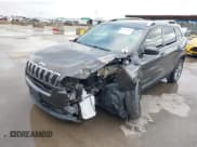 ✅ 2019 Jeep Cherokee Latitude Plus • VIN: 1C4PJLLX1KD241874 • Lot: 41313447. Wystawiony na IAAI z przebiegiem 108 649 mil. Bezpłatny archiwum sprzedaży aukcyjnych z USA i szczegółowy raport historii pojazdu na DreamBid. Zdjęcie 2.