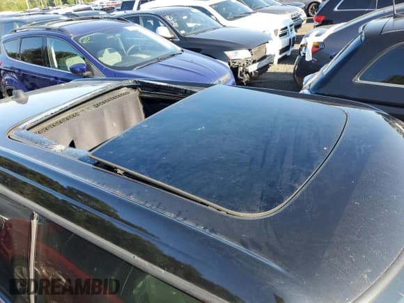 ✅ 2012 MINI Clubman S • VIN: WMWZG3C59CTY31766 • Lot: 81370085. Listed on Copart with 182,148 mi. Free auction sales archive from the USA and detailed vehicle history report at DreamBid. Image 12.