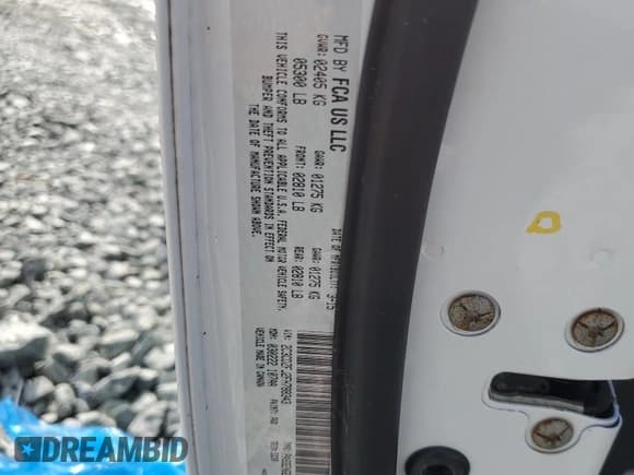 ✅ 2015 Dodge Challenger R/T Scat Pack • VIN: 2C3CDZFJ2FH788343 • Lot: 84949285. Wystawiony na Copart z przebiegiem 113 317 mil. Bezpłatny archiwum sprzedaży aukcyjnych z USA i szczegółowy raport historii pojazdu na DreamBid. Zdjęcie 12.