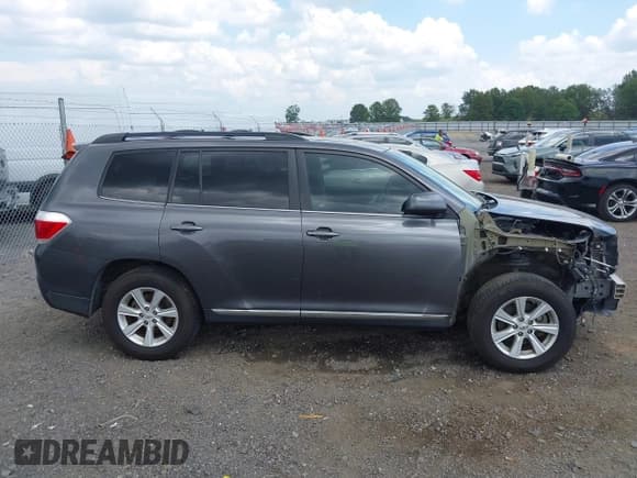 ✅ 2012 Toyota Highlander • VIN: 5TDZK3EH7CS082540 • Лот: 42930166. Опубликован ранее на IAAI с пробегом 199 538 миль. Бесплатный доступ к архиву аукционных продаж из США и подробный отчёт об истории автомобиля на DreamBid. Изображение 14.
