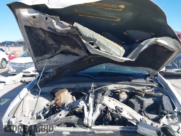 ✅ 2012 Ford Escape Limited • VIN: 1FMCU0E77CKB02522 • Lot: 43597445. Wystawiony na IAAI z przebiegiem 177 057 mil. Bezpłatny archiwum sprzedaży aukcyjnych z USA i szczegółowy raport historii pojazdu na DreamBid. Zdjęcie 10.