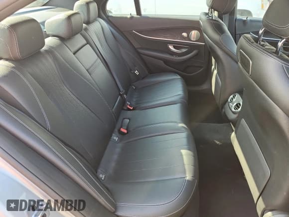 ✅ 2019 Mercedes-Benz E 450 • VIN: WDDZF6JB2KA492610 • Lot: 64541535. Wystawiony na Copart z przebiegiem 77 915 mil. Bezpłatny archiwum sprzedaży aukcyjnych z USA i szczegółowy raport historii pojazdu na DreamBid. Zdjęcie 10.