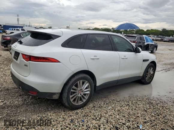 ✅ 2017 Jaguar F-Pace 35t Prestige • VIN: SADCK2BVXHA896703 • Лот: 86495545. Опубликован ранее на Copart с пробегом 61 654 миль. Бесплатный доступ к архиву аукционных продаж из США и подробный отчёт об истории автомобиля на DreamBid. Изображение 3.