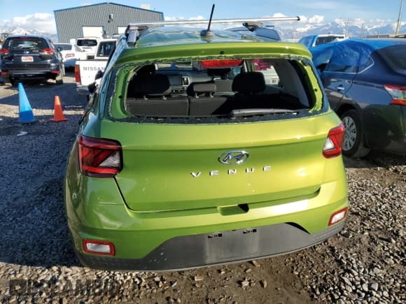 ✅ 2024 Hyundai Venue SEL • VIN: KMHRC8A38RU336700 • Lot: 86723424. Listed on Copart with 6,158 mi. Free auction sales archive from the USA and detailed vehicle history report at DreamBid. Image 6.