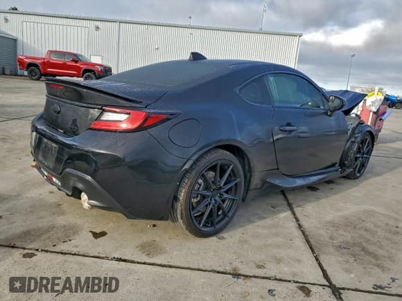 ✅ 2023 Subaru BRZ Limited • VIN: JF1ZDBE13P9701720 • Лот: 93979795. Опубликован ранее на Copart с пробегом 32 902 миль. Бесплатный доступ к архиву аукционных продаж из США и подробный отчёт об истории автомобиля на DreamBid. Изображение 3.