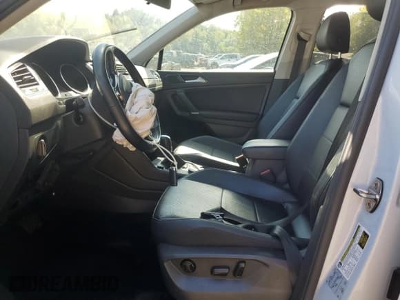 ✅ 2018 Volkswagen Tiguan SEL • VIN: 3VV2B7AX8JM100502 • Lot: 81006435. Listed on Copart with 89,904 mi. Free auction sales archive from the USA and detailed vehicle history report at DreamBid. Image 7.