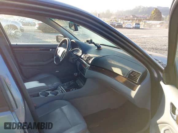 2003 BMW 3 Series 325xi с VIN WBAEU33403PH87263, выставлен на аукционе IAAI как лот 43183256 с пробегом 148 947 миль миль и . История ставок и продаж доступна на DreamBid. Изображение 5.