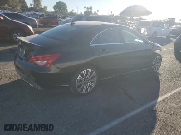 ✅ 2019 Mercedes-Benz CLA 250 • VIN: WDDSJ4EB7KN737232 • Lot: 92130195. Wystawiony na Copart z przebiegiem 47 887 mil. Bezpłatny archiwum sprzedaży aukcyjnych z USA i szczegółowy raport historii pojazdu na DreamBid. Zdjęcie 3.