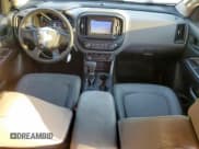 ✅ 2018 Chevrolet Colorado 2WD Work Truck • VIN: 1GCGSBEN0J1146399 • Lot: 68210025. Wystawiony na Copart z przebiegiem 170 524 mil. Bezpłatny archiwum sprzedaży aukcyjnych z USA i szczegółowy raport historii pojazdu na DreamBid. Zdjęcie 8.