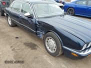✅ 1998 Jaguar XJ Vanden Plas • VIN: SAJKX6246WC832202 • Lot: 41218807. Wystawiony na IAAI z przebiegiem 96 589 mil. Bezpłatny archiwum sprzedaży aukcyjnych z USA i szczegółowy raport historii pojazdu na DreamBid. Zdjęcie 6.