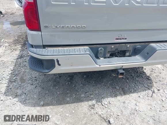 ✅ 2020 Chevrolet Silverado 1500 RST • VIN: 1GCUYEED5LZ107631 • Lot: 42546146. Wystawiony na IAAI z przebiegiem 106 756 mil. Bezpłatny archiwum sprzedaży aukcyjnych z USA i szczegółowy raport historii pojazdu na DreamBid. Zdjęcie 6.