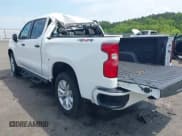 ✅ 2022 Chevrolet Silverado 1500 Custom • VIN: 3GCPYBEK4NG189834 • Lot: 42136171. Wystawiony na IAAI z przebiegiem 95 440 mil. Bezpłatny archiwum sprzedaży aukcyjnych z USA i szczegółowy raport historii pojazdu na DreamBid. Zdjęcie 3.