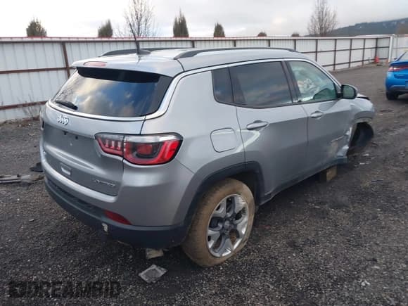 ✅ 2020 Jeep Compass Limited • VIN: 3C4NJDCB0LT127507 • Lot: 41235754. Wystawiony na IAAI z przebiegiem 47 731 mil. Bezpłatny archiwum sprzedaży aukcyjnych z USA i szczegółowy raport historii pojazdu na DreamBid. Zdjęcie 4.