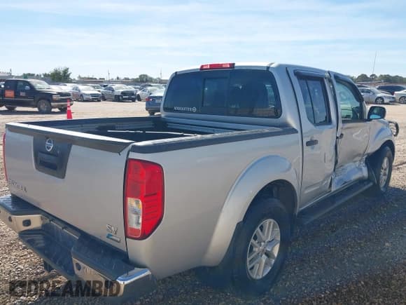 ✅ 2018 Nissan Frontier Desert Runner • VIN: 1N6DD0ER0JN732126 • Lot: 43485055. Listed on IAAI with 86,056 mi. Free auction sales archive from the USA and detailed vehicle history report at DreamBid. Image 4.