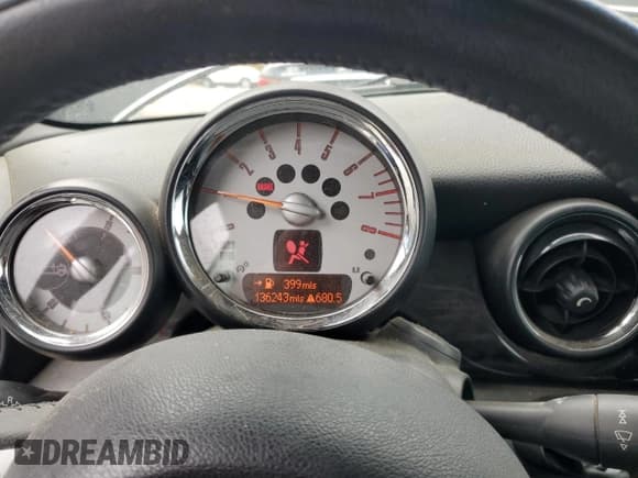 ✅ 2009 MINI Convertible • VIN: WMWMR33549TJ94444 • Lot: 79465584. Listed on Copart with 136,243 mi. Free auction sales archive from the USA and detailed vehicle history report at DreamBid. Image 9.