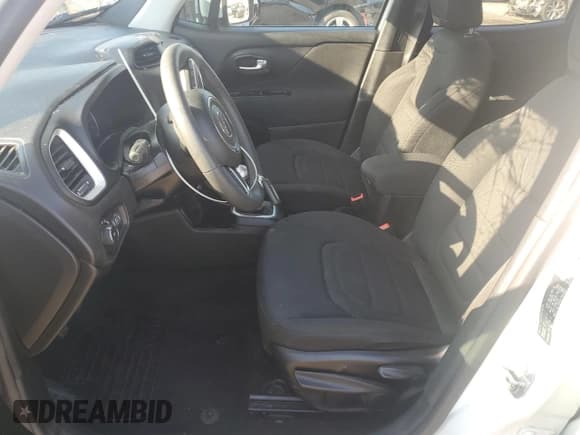 ✅ 2018 Jeep Renegade Latitude • VIN: ZACCJABH3JPH84267 • Лот: 60865915. Опубликован ранее на Copart с пробегом 117 307 миль. Бесплатный доступ к архиву аукционных продаж из США и подробный отчёт об истории автомобиля на DreamBid. Изображение 7.