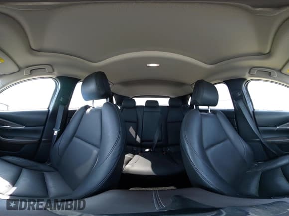 ✅ 2024 Mazda CX-30 S Premium • VIN: 3MVDMBDM6RM627793 • Lot: 42426938. Wystawiony na IAAI z przebiegiem 15 184 mil. Bezpłatny archiwum sprzedaży aukcyjnych z USA i szczegółowy raport historii pojazdu na DreamBid. Zdjęcie 18.