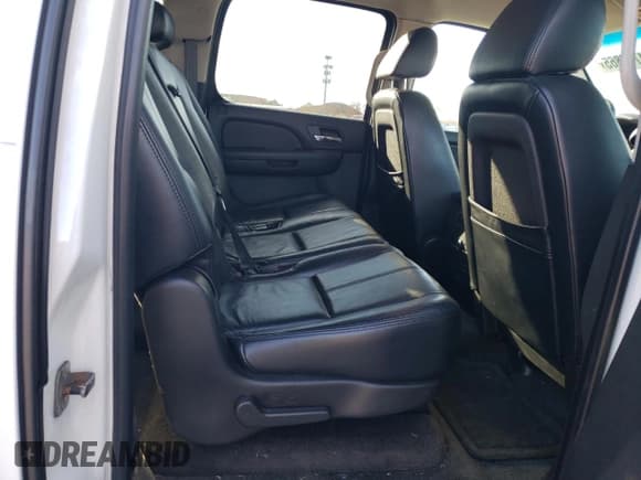 ✅ 2008 Chevrolet Suburban 2LT • VIN: 3GNFK163X8G172739 • Lot: 91779865. Listed on Copart with 159,965 mi. Free auction sales archive from the USA and detailed vehicle history report at DreamBid. Image 11.