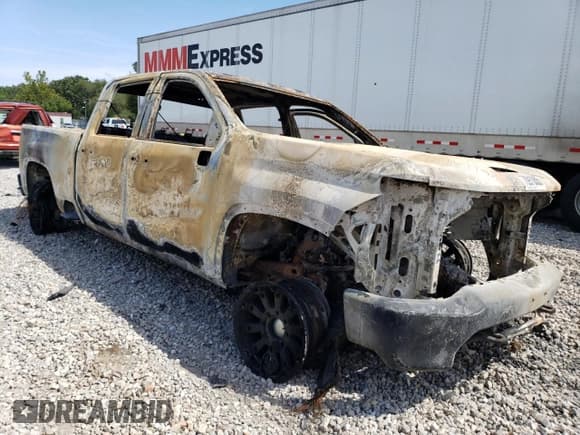 ✅ 2020 Chevrolet Silverado 2500HD Custom • VIN: 1GC4YME76LF336003 • Lot: 70910805. Wystawiony na Copart z przebiegiem Nie podano. Bezpłatny archiwum sprzedaży aukcyjnych z USA i szczegółowy raport historii pojazdu na DreamBid. Zdjęcie 4.