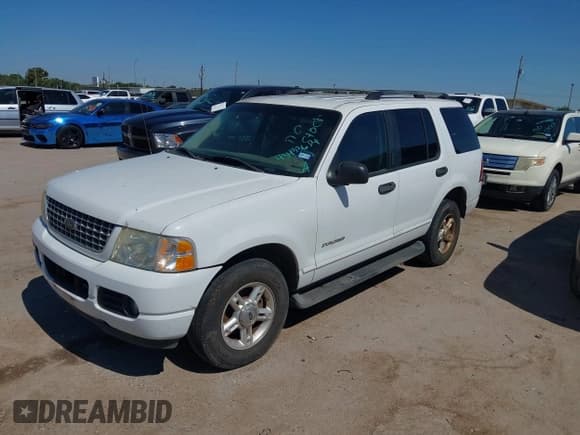 ✅ 2004 Ford Explorer XLT • VIN: 1FMZU63KX4ZA25853 • Лот: 43433614. Опубликован ранее на IAAI с пробегом 207 598 миль. Бесплатный доступ к архиву аукционных продаж из США и подробный отчёт об истории автомобиля на DreamBid. Изображение 2.