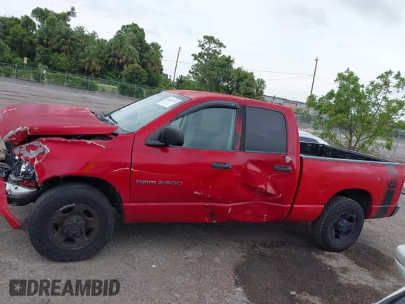 ✅ 2004 Dodge 2500 ST • VIN: 3D7KA28D14G205455 • Lot: 42435374. Wystawiony na IAAI z przebiegiem 220 115 mil. Bezpłatny archiwum sprzedaży aukcyjnych z USA i szczegółowy raport historii pojazdu na DreamBid. Zdjęcie 14.