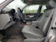 ✅ 1999 Mercedes-Benz E 320 • VIN: WDBJF82H1XX024764 • Lot: 55839215. Wystawiony na Copart z przebiegiem 131 039 mil. Bezpłatny archiwum sprzedaży aukcyjnych z USA i szczegółowy raport historii pojazdu na DreamBid. Zdjęcie 7.