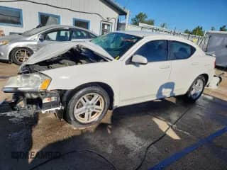 2010 Dodge Avenger R/T with VIN 1B3CC5FB3AN152256, listed as a Copart auction lot 70279695 with 167,470 mi miles and Salvage title. Bid and sale history available at DreamBid. Image 1.
