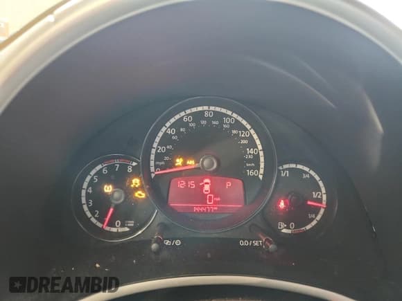 ✅ 2013 Volkswagen Beetle 2.5L • VIN: 3VWJX7AT1DM632703 • Lot: 92857275. Listed on Copart with 144,477 mi. Free auction sales archive from the USA and detailed vehicle history report at DreamBid. Image 9.