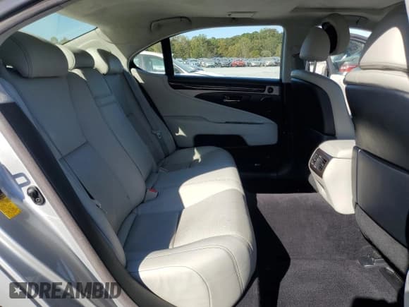 ✅ 2014 Lexus LS 460 L • VIN: JTHGL5EF2E5052609 • Lot: 76527424. Listed on Copart with 104,932 mi. Free auction sales archive from the USA and detailed vehicle history report at DreamBid. Image 11.