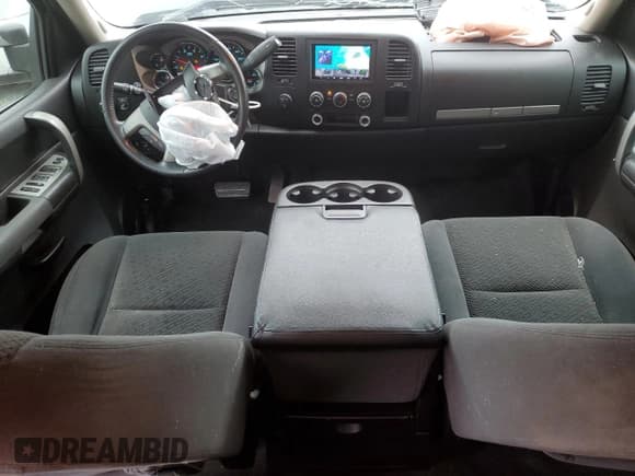 ✅ 2008 Chevrolet Silverado 2500HD LTZ • VIN: 1GCHK236X8F162770 • Лот: 90328175. Опубликован ранее на Copart с пробегом 179 990 миль. Бесплатный доступ к архиву аукционных продаж из США и подробный отчёт об истории автомобиля на DreamBid. Изображение 8.