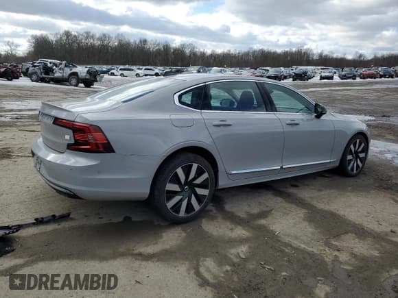 ✅ 2024 Volvo S90 Recharge Plug-In Hybrid Ultimate • VIN: LVYH60AF5RP414165 • Lot: 42408215. Listed on Copart with 1,320 mi. Free auction sales archive from the USA and detailed vehicle history report at DreamBid. Image 3.