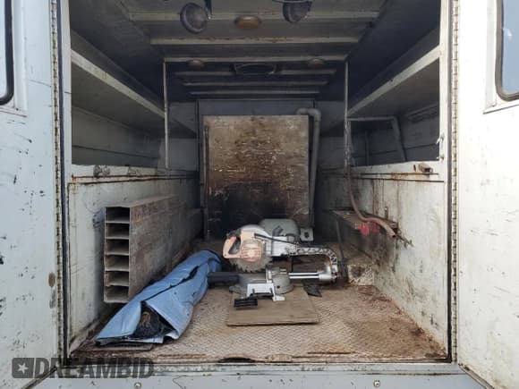 ✅ 2002 Ford F-450 XL • VIN: 1FDXF46F72EB01473 • Lot: 93685535. Listed on Copart with 249,718 mi. Free auction sales archive from the USA and detailed vehicle history report at DreamBid. Image 10.