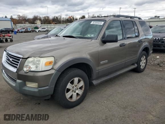 ✅ 2006 Ford Explorer XLT • VIN: 1FMEU73806UA11372 • Lot: 92585035. Listed on Copart with 124,345 mi. Free auction sales archive from the USA and detailed vehicle history report at DreamBid. Image 1.