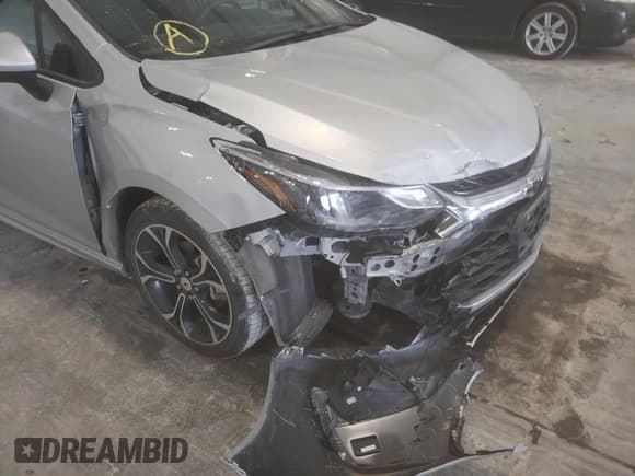 ✅ 2019 Chevrolet Cruze LT • VIN: 1G1BE5SM6K7111145 • Lot: 61461161. Listed on Copart with 49,842 mi. Free auction sales archive from the USA and detailed vehicle history report at DreamBid. Image 9.
