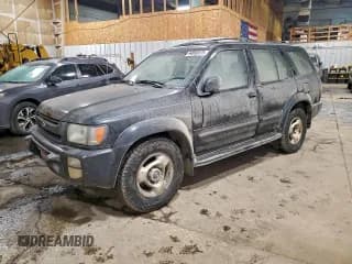 ✅ 1998 Infiniti QX4 • VIN: JNRAR05Y9WW035599 • Лот: 94093875. Опубликован ранее на Copart с пробегом 140 871 миль. Бесплатный доступ к архиву аукционных продаж из США и подробный отчёт об истории автомобиля на DreamBid. Изображение 1.