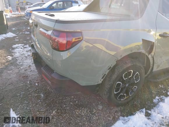 ✅ 2022 Hyundai Santa Cruz SEL • VIN: 5NTJCDAE8NH018805 • Lot: 43864030. Listed on IAAI with 68,985 mi. Free auction sales archive from the USA and detailed vehicle history report at DreamBid. Image 4.