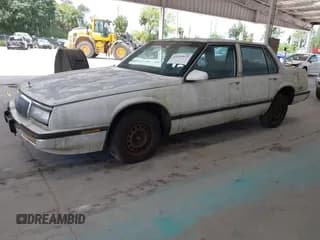 ✅ 1990 Buick LeSabre Custom • VIN: 1G4HP54C6LH531575 • Лот: 43203623. Опубликован ранее на IAAI с пробегом 234 142 миль. Бесплатный доступ к архиву аукционных продаж из США и подробный отчёт об истории автомобиля на DreamBid. Изображение 2.