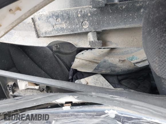 ✅ 2005 Dodge Stratus SXT • VIN: 1B3EL46R85N595511 • Лот: 43360438. Опубликован ранее на IAAI с пробегом 198 556 миль. Бесплатный доступ к архиву аукционных продаж из США и подробный отчёт об истории автомобиля на DreamBid. Изображение 8.