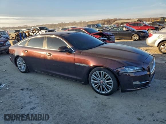✅ 2016 Jaguar XJ Portfolio • VIN: SAJWJ2GD3G8V99663 • Lot: 96608005. Wystawiony na Copart z przebiegiem 92 910 mil. Bezpłatny archiwum sprzedaży aukcyjnych z USA i szczegółowy raport historii pojazdu na DreamBid. Zdjęcie 4.
