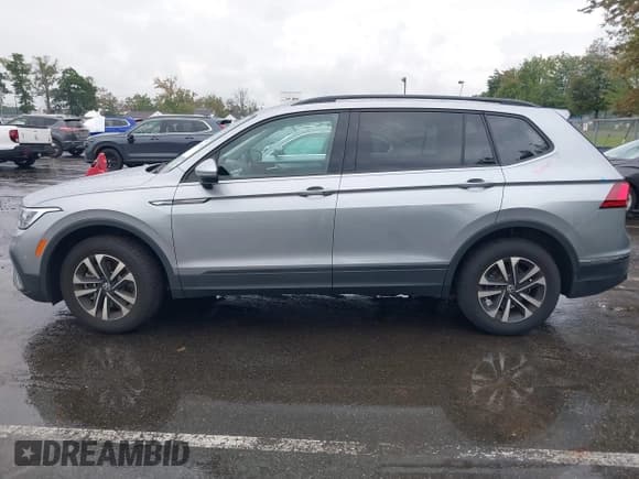 ✅ 2024 Volkswagen Tiguan S • VIN: 3VVFB7AX7RM174586 • Лот: 43305684. Опубликован ранее на IAAI с пробегом 9 489 миль. Бесплатный доступ к архиву аукционных продаж из США и подробный отчёт об истории автомобиля на DreamBid. Изображение 14.