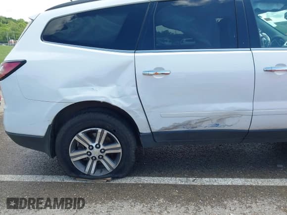 ✅ 2017 Chevrolet Traverse LT • VIN: 1GNKVHKD7HJ222895 • Lot: 42191517. Wystawiony na IAAI z przebiegiem Nie podano. Bezpłatny archiwum sprzedaży aukcyjnych z USA i szczegółowy raport historii pojazdu na DreamBid. Zdjęcie 6.