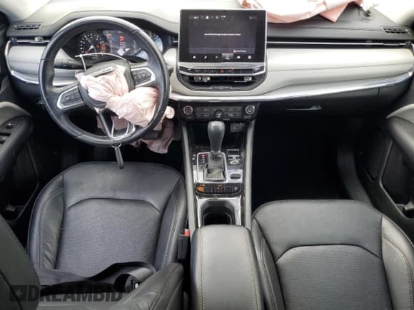 ✅ 2022 Jeep Compass Limited • VIN: 3C4NJDCBXNT136640 • Лот: 85648305. Опубликован ранее на Copart с пробегом 43 637 миль. Бесплатный доступ к архиву аукционных продаж из США и подробный отчёт об истории автомобиля на DreamBid. Изображение 8.