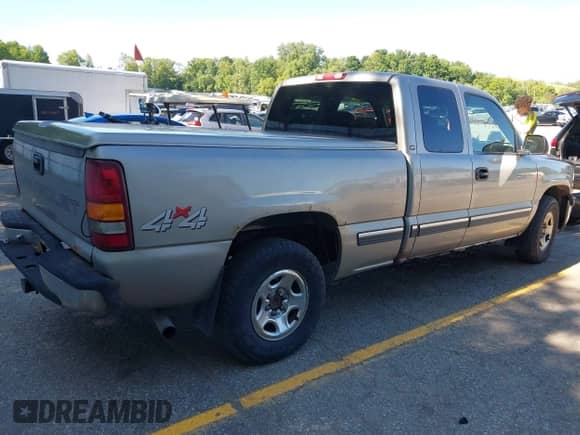 ✅ 2000 Chevrolet Silverado 1500 LS • VIN: 2GCEK19V2Y1186595 • Lot: 42780868. Wystawiony na IAAI z przebiegiem 220 024 mil mil. Skorzystaj z bezpłatnego archiwum sprzedaży aukcyjnych z USA i zobacz szczegółowy raport historii pojazdu na DreamBid. Zdjęcie 4.